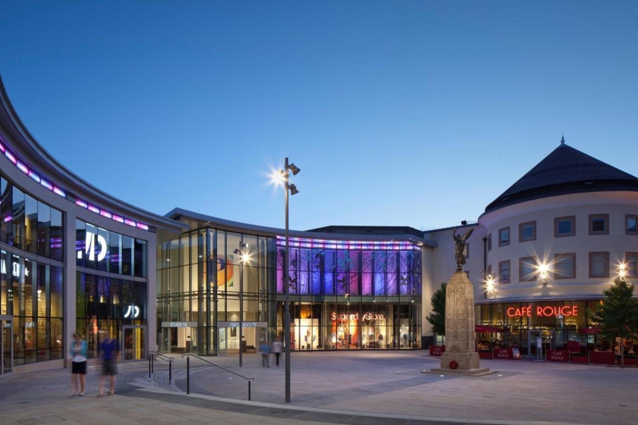 Cloud9Sa At Woking Central Экстерьер фото